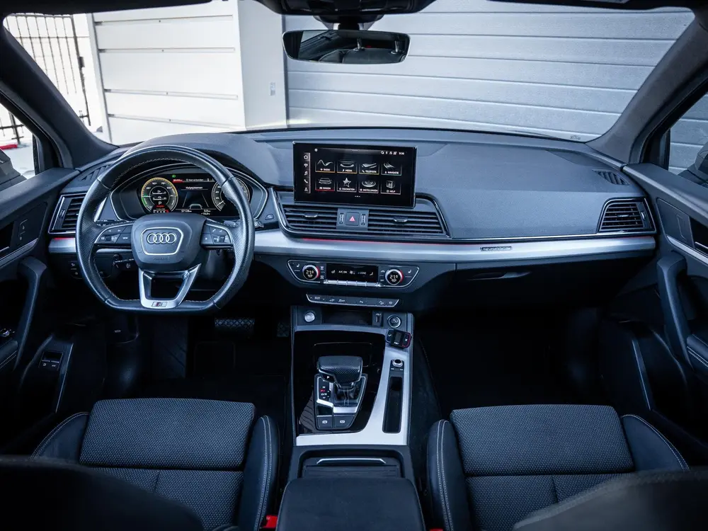 Audi Q5 55 TFSI e S edition Luchtvering uit 2021, foto 10