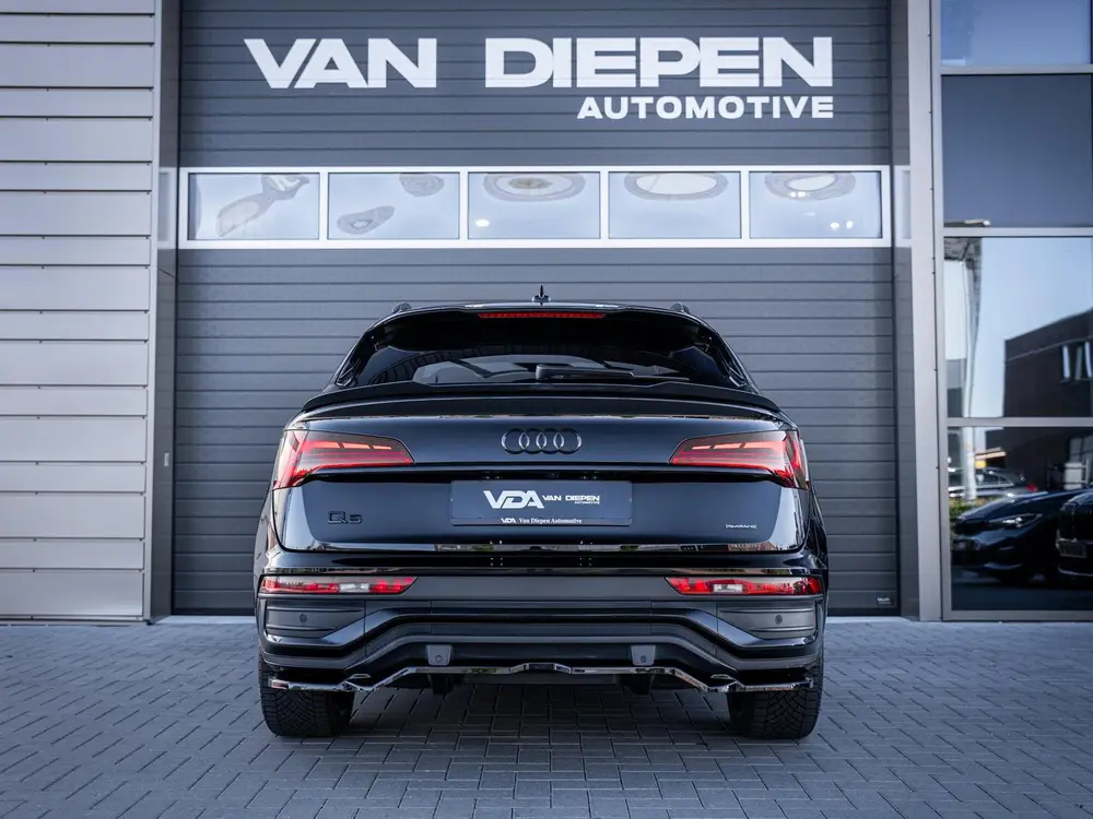 Audi Q5 55 TFSI e S edition Luchtvering uit 2021, foto 7
