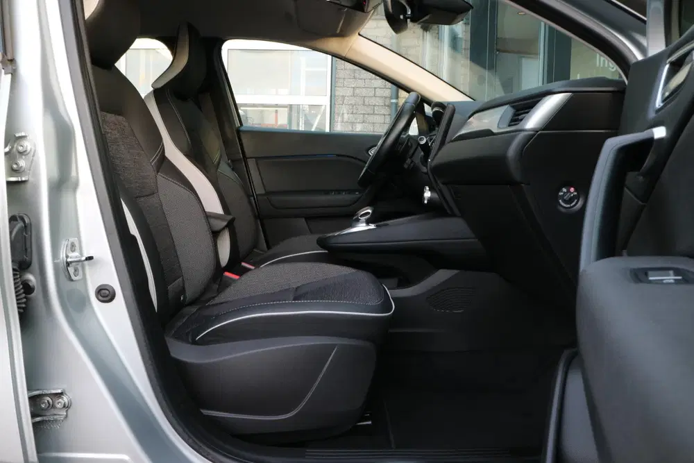 Renault Captur 1.3 TCe 155 Intens uit 2020, foto 17