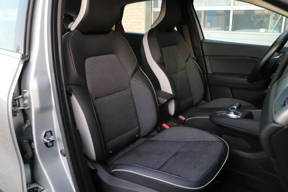 Renault Captur 1.3 TCe 155 Intens uit 2020, foto 18