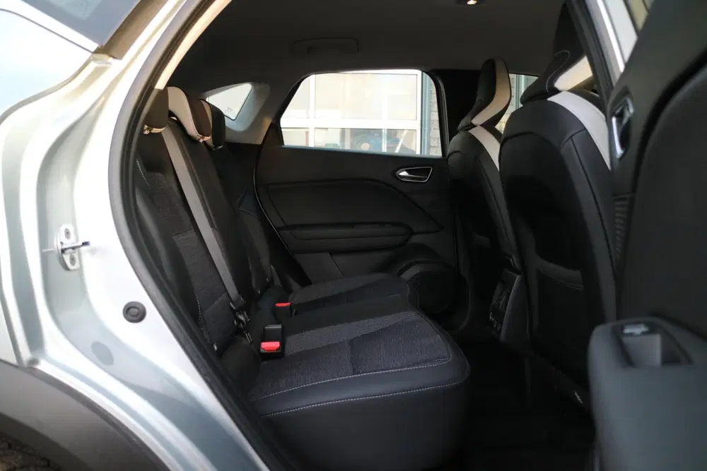 Renault Captur 1.3 TCe 155 Intens uit 2020, foto 19