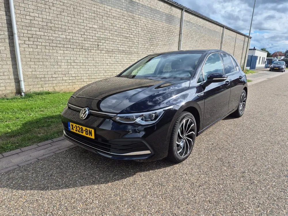Volkswagen Golf 1.5 TSI 130pk 2020 Zwart uit 2020
