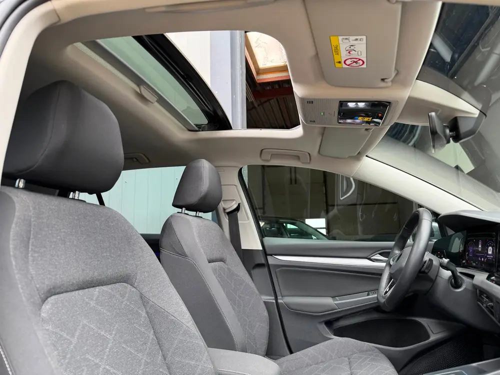 Volkswagen GOLF 1.5 eTSI DSG Automaat Pano|IQ Light|Sfeerver uit 2022, foto 10