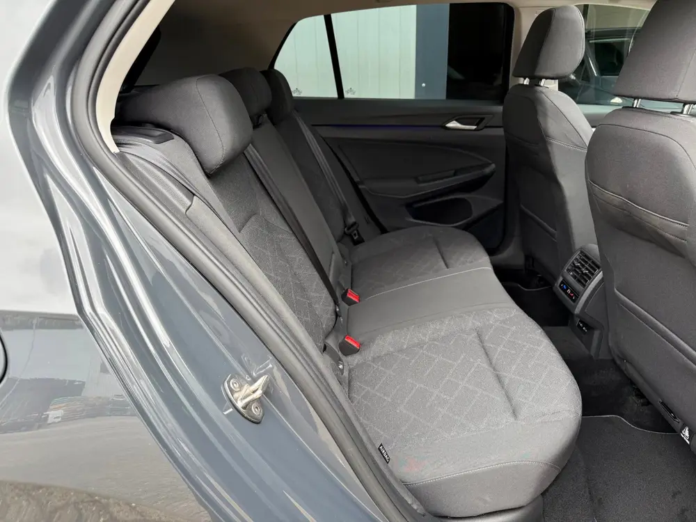 Volkswagen GOLF 1.5 eTSI DSG Automaat Pano|IQ Light|Sfeerver uit 2022, foto 11