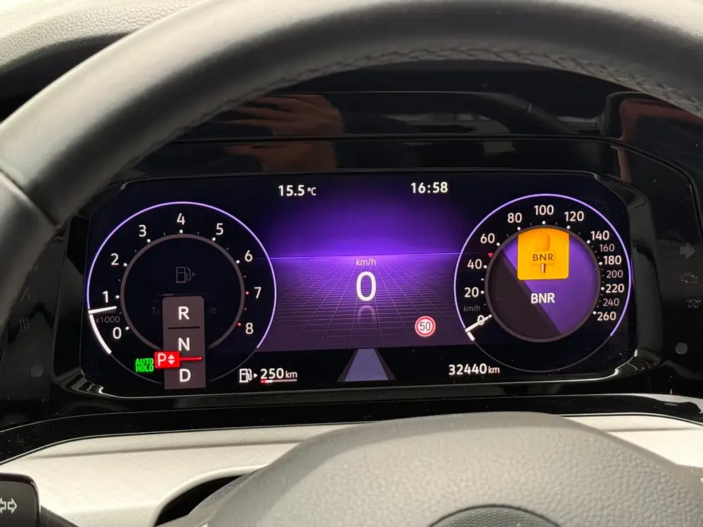 Volkswagen GOLF 1.5 eTSI DSG Automaat Pano|IQ Light|Sfeerver uit 2022, foto 16