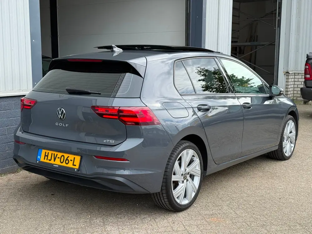 Volkswagen GOLF 1.5 eTSI DSG Automaat Pano|IQ Light|Sfeerver uit 2022, foto 6