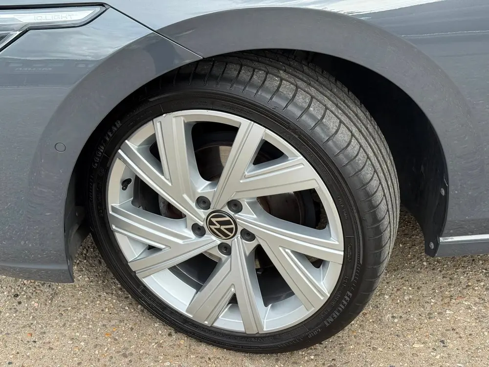 Volkswagen GOLF 1.5 eTSI DSG Automaat Pano|IQ Light|Sfeerver uit 2022, foto 8
