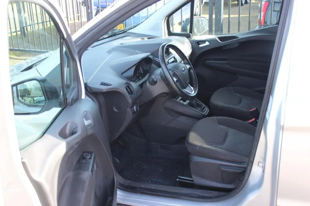 Ford Transit Courier 1.5 TDCI Trend Duratorq S&S uit 2022, foto 3