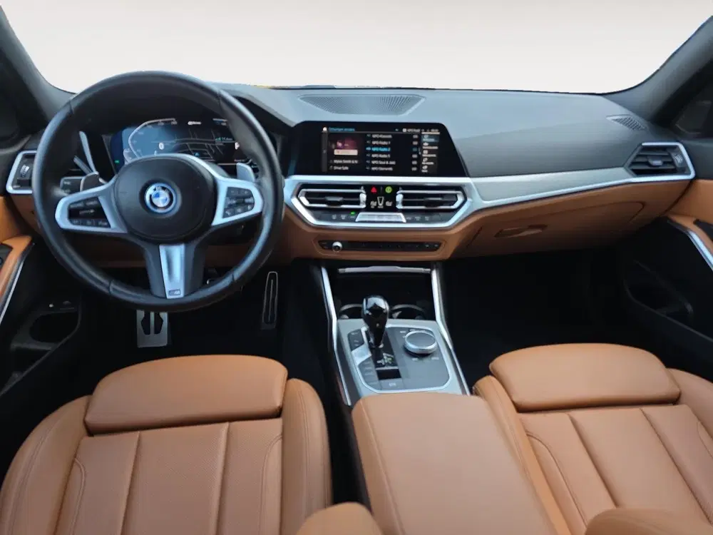 BMW 3-serie 320e Business Edition Plus uit 2022, foto 9