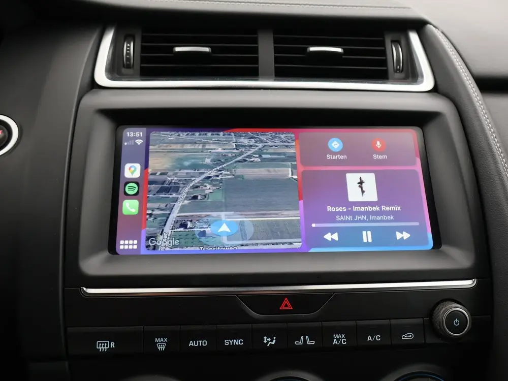 Jaguar E-Pace 2.0 TURBO P250 AWD R-DYNAMIC SE + PANORAMA / L uit 2019, foto 14