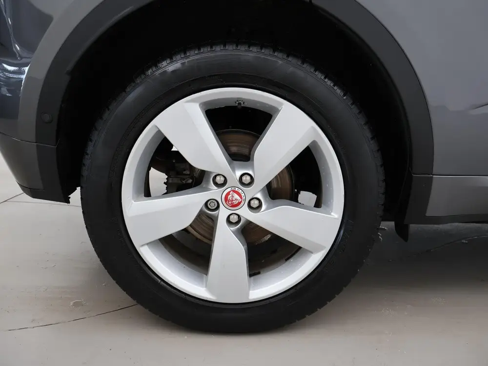 Jaguar E-Pace 2.0 TURBO P250 AWD R-DYNAMIC SE + PANORAMA / L uit 2019, foto 17