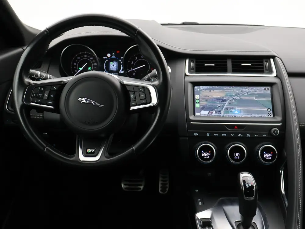 Jaguar E-Pace 2.0 TURBO P250 AWD R-DYNAMIC SE + PANORAMA / L uit 2019, foto 3