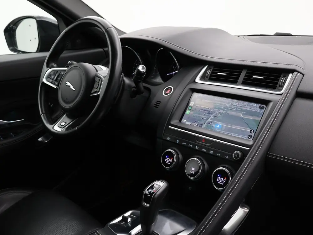 Jaguar E-Pace 2.0 TURBO P250 AWD R-DYNAMIC SE + PANORAMA / L uit 2019, foto 4