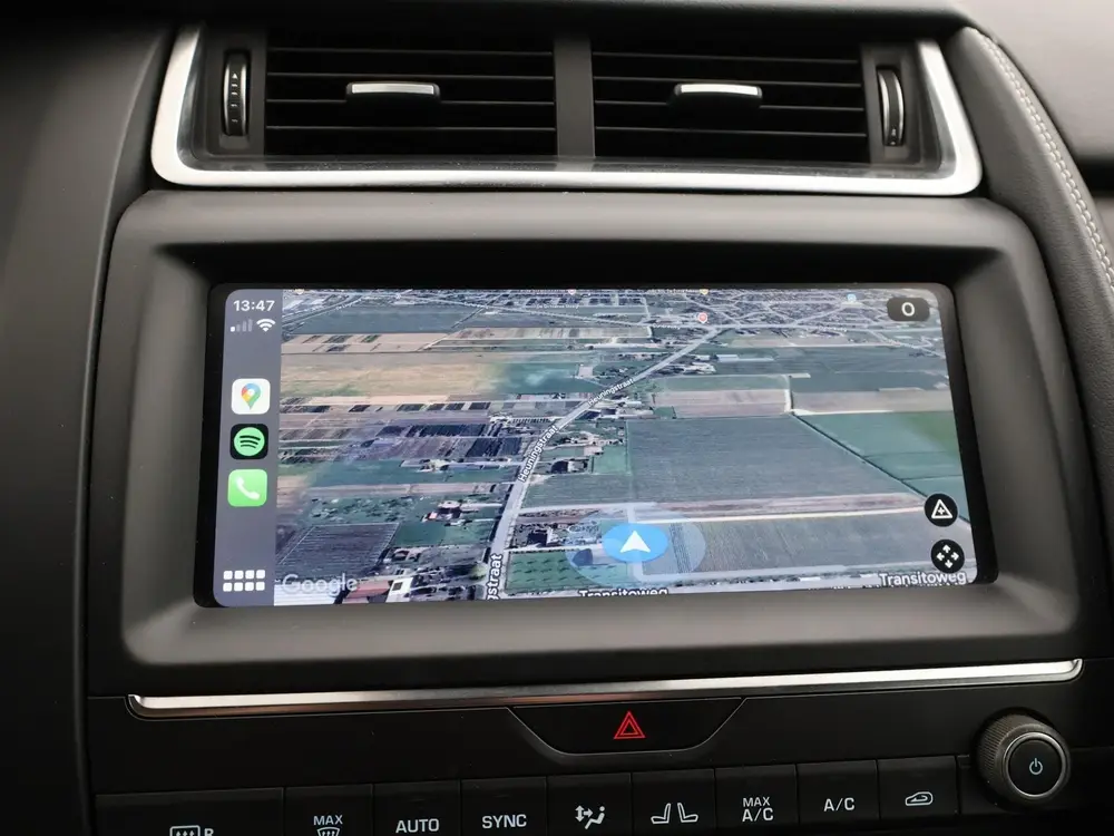 Jaguar E-Pace 2.0 TURBO P250 AWD R-DYNAMIC SE + PANORAMA / L uit 2019, foto 7