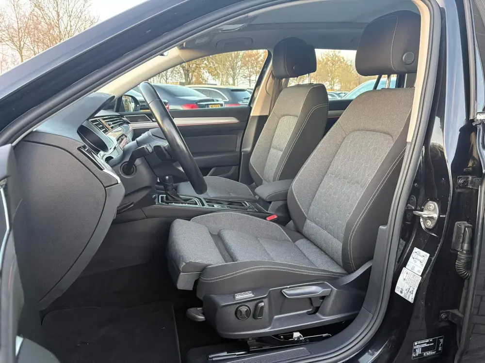 Volkswagen Passat Variant 2.0 TDI Business | DSG | Panorama uit 2022, foto 14