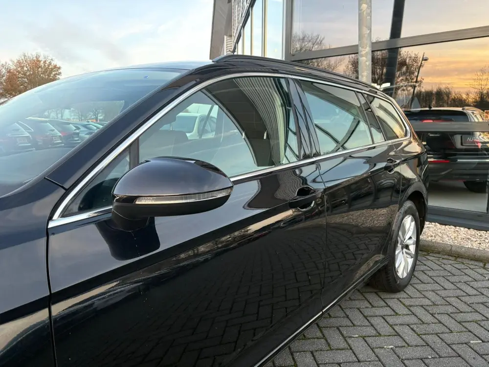 Volkswagen Passat Variant 2.0 TDI Business | DSG | Panorama uit 2022, foto 3