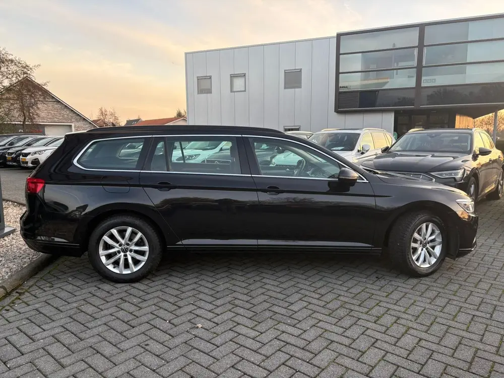 Volkswagen Passat Variant 2.0 TDI Business | DSG | Panorama uit 2022, foto 8