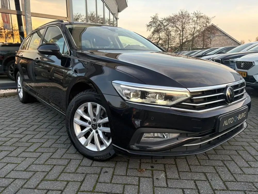 Volkswagen Passat Variant 2.0 TDI Business | DSG | Panorama uit 2022, foto 9