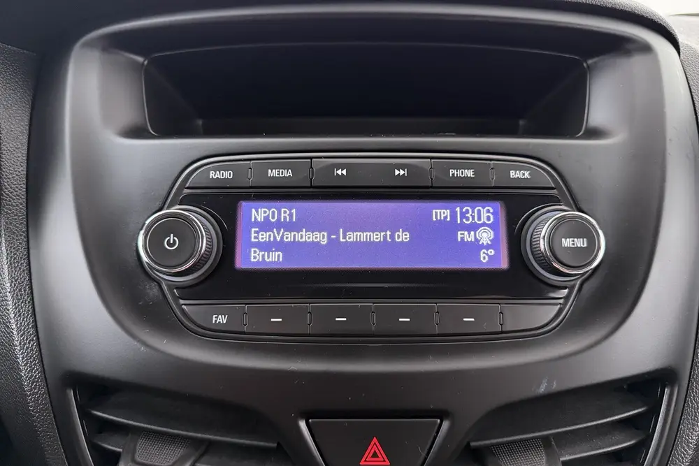 Opel Karl 1.0 75 PK Edition Multimedia Bluetooth Cru uit 2019, foto 20