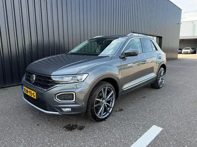 Volkswagen T-Roc VW T-Roc 1.5 TSI 150pk SPORT |Standkachel|Carplay|LED| Vol! uit 2020