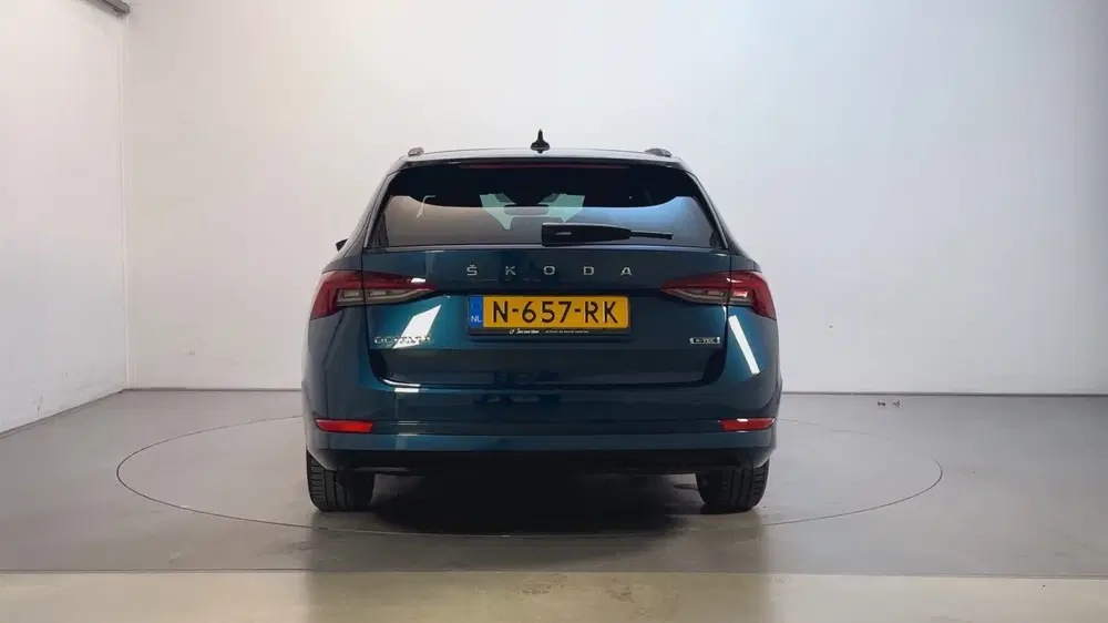 Skoda Octavia 1.0 e-TSI DSG Business Edition Plus Sfee uit 2021, foto 10