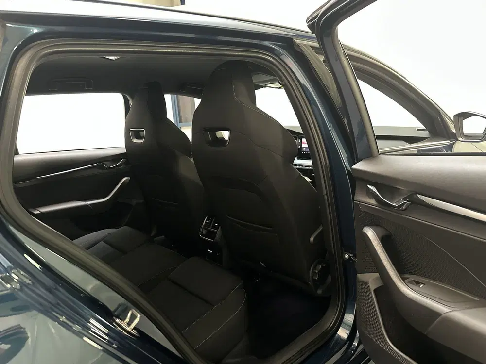Skoda Octavia 1.0 e-TSI DSG Business Edition Plus Sfee uit 2021, foto 18