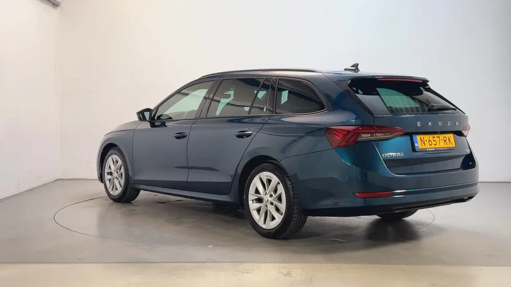 Skoda Octavia 1.0 e-TSI DSG Business Edition Plus Sfee uit 2021, foto 6