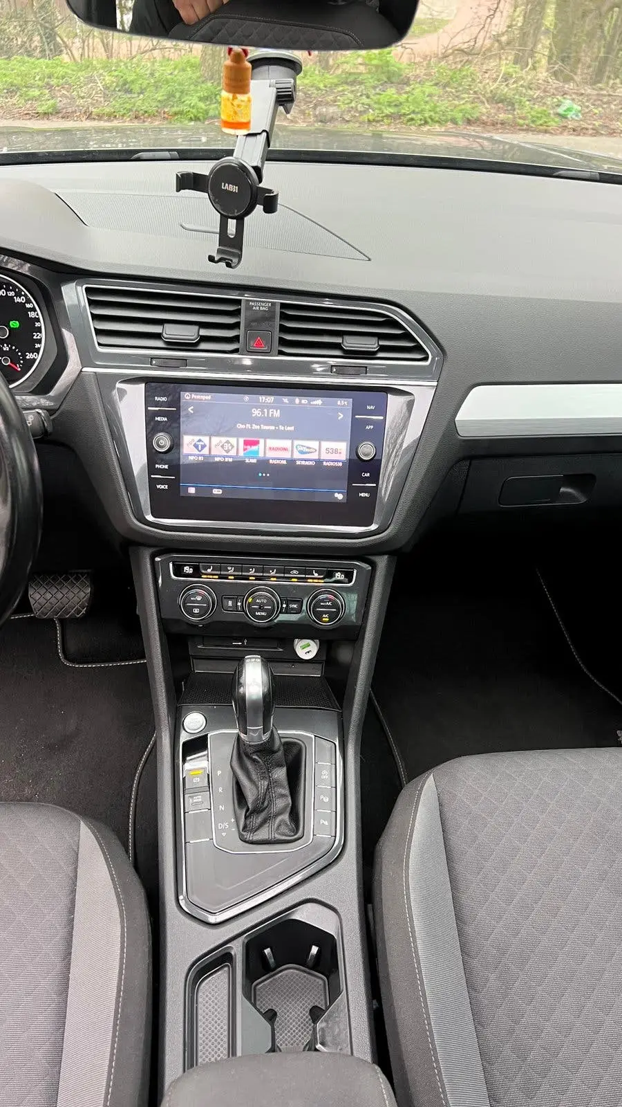 Volkswagen Tiguan 1.5 TSI ACT 150pk DSG 2019 Grijs uit 2019, foto 10