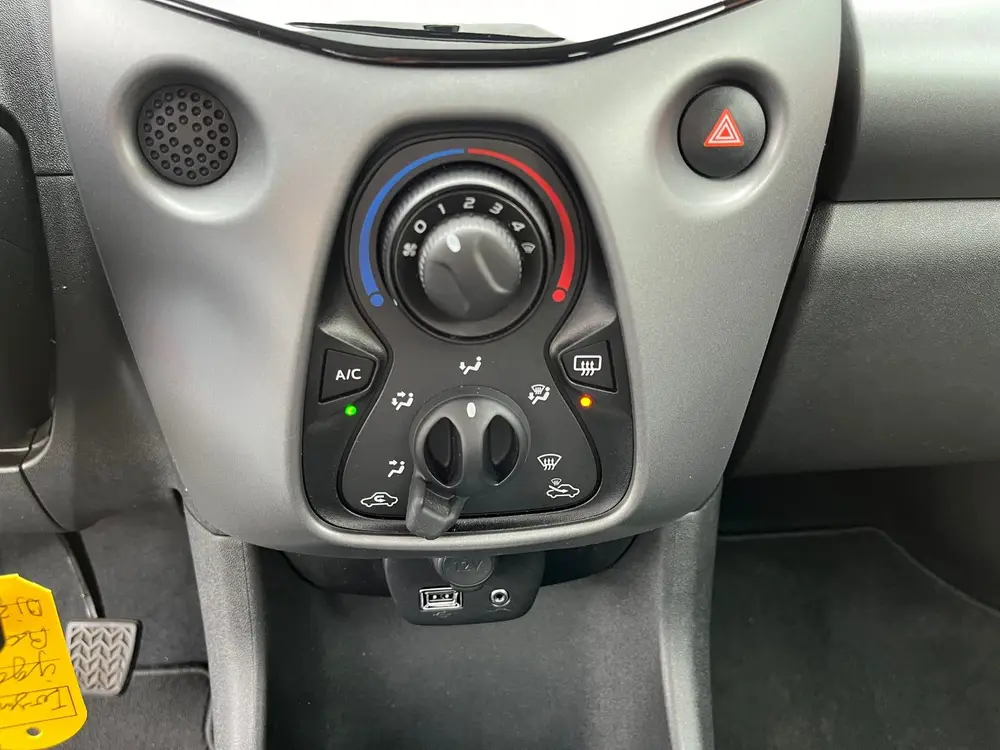 Toyota Aygo 1.0 VVT-i x-cite AUTOMAAT LMV AIRCO uit 2019, foto 12