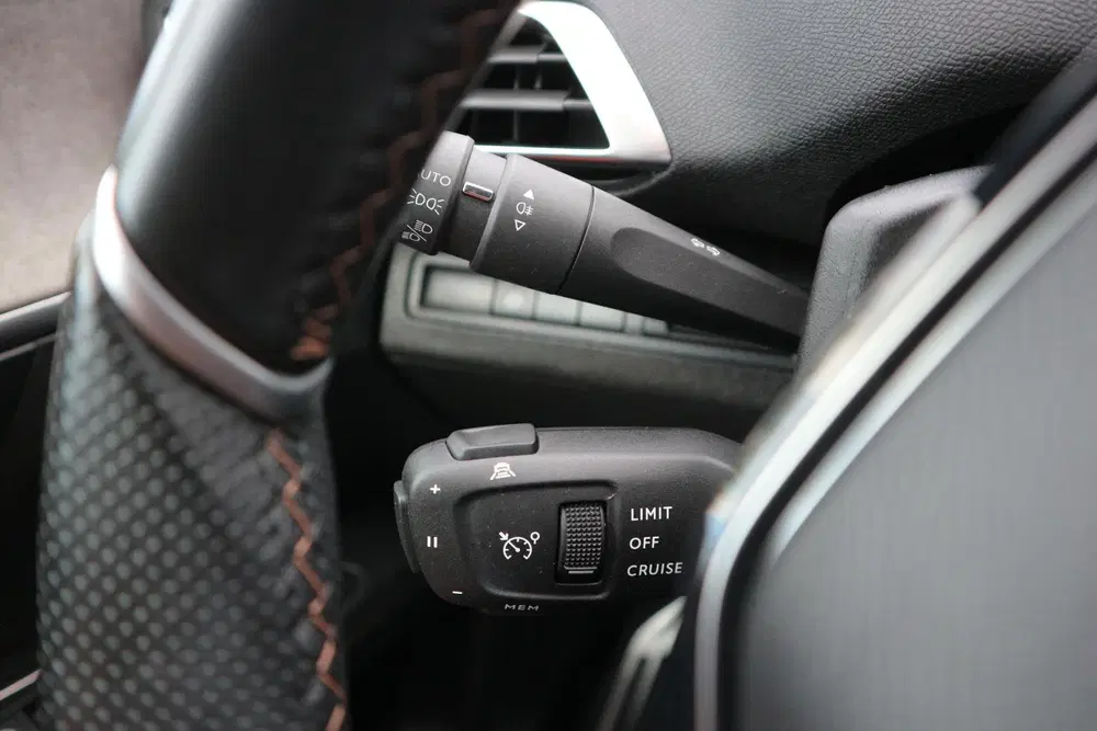 Peugeot 5008 1.2 PureTech GT 7-ZITS NAVI CAMERA ALCANTA uit 2021, foto 18