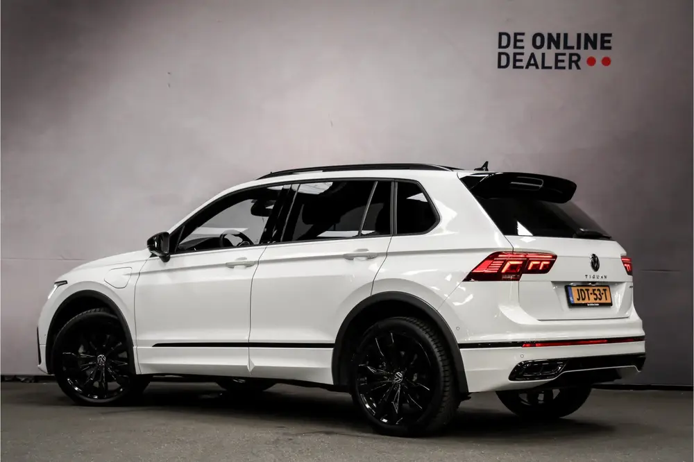 Volkswagen Tiguan 1.4 TSI eHybrid R-Line Black Style |Pano|3 uit 2022, foto 4