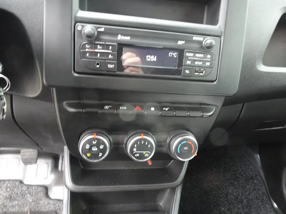 Renault Express 1.3 TCe 100 Comfort benzine uitvoering air uit 2023, foto 8