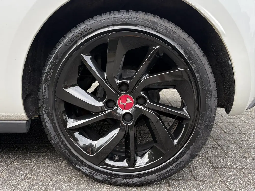DS Automobiles 3 DS DS 3 1.2 PureTech Givenchy Le MakeUp Performance Line uit 2019, foto 14