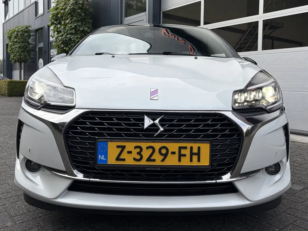 DS Automobiles 3 DS DS 3 1.2 PureTech Givenchy Le MakeUp Performance Line uit 2019, foto 6