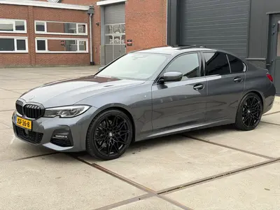 BMW 3-serie 330d High Executive M performance Pano H uit 2019