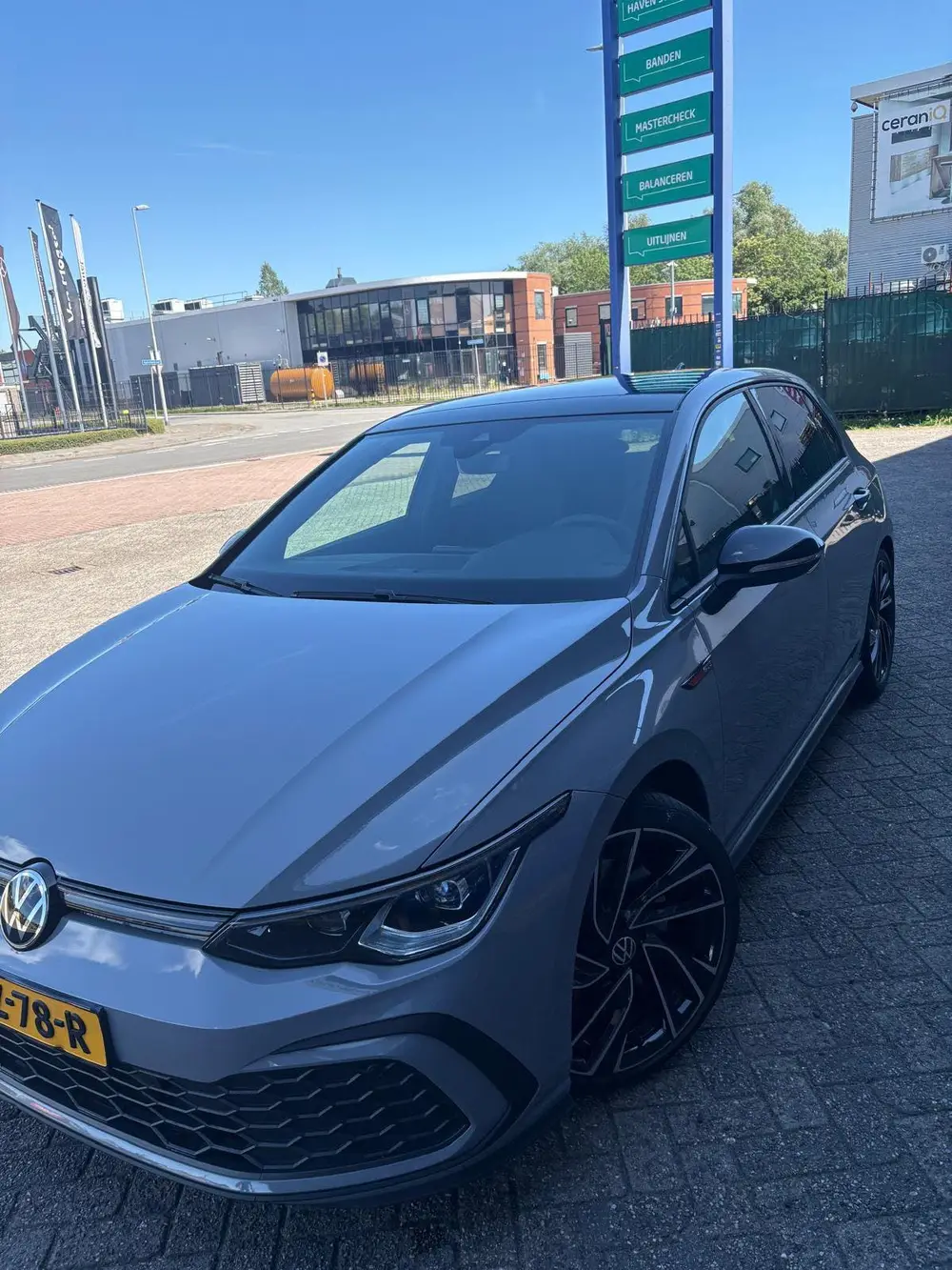 Volkswagen Golf 8 GTI uit 2021, foto 2