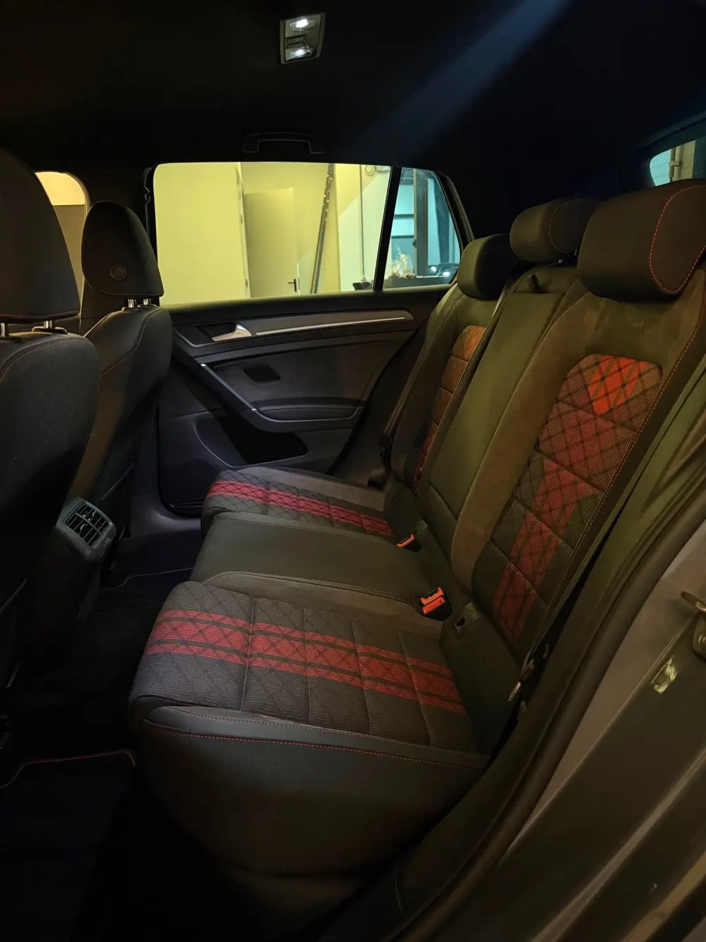 Volkswagen Golf 2.0 TSI GTI TCR|Keyless|Carplay|Dynaudio uit 2019, foto 15