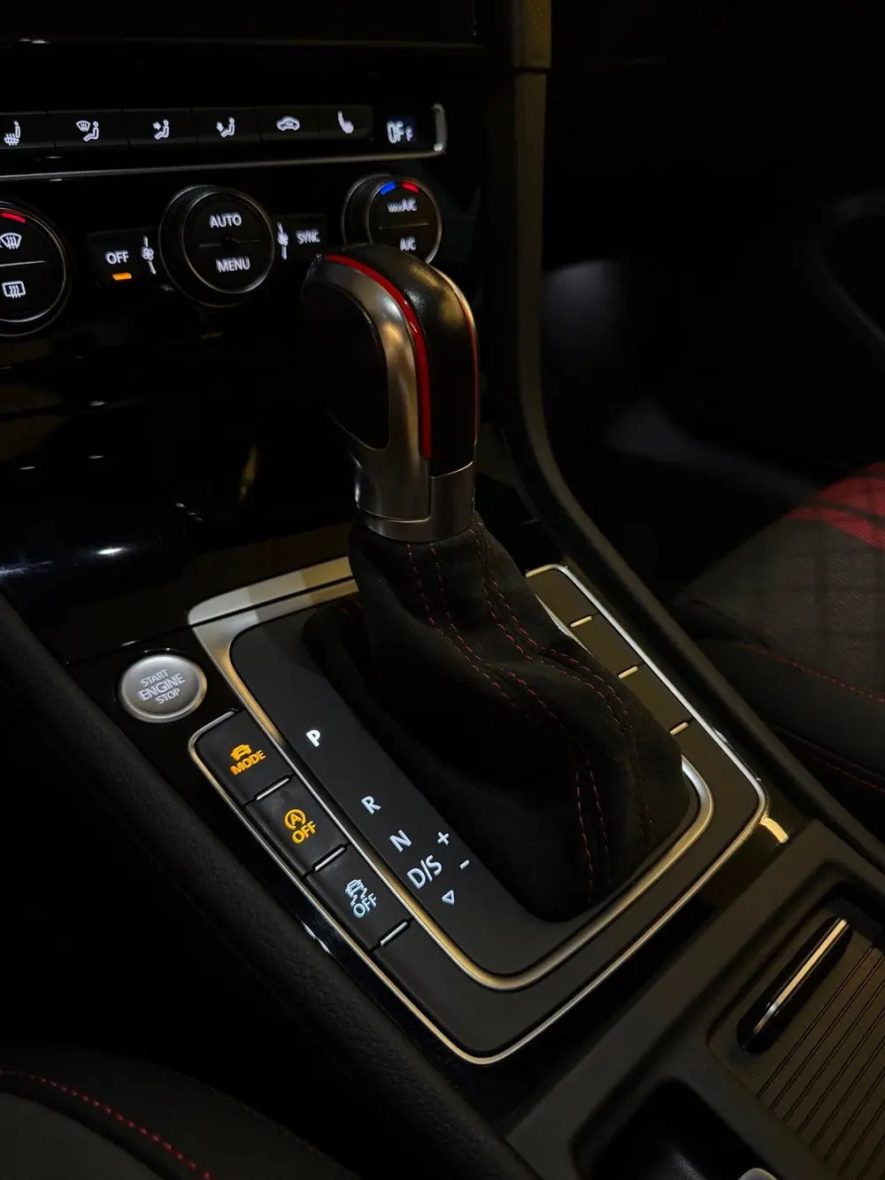 Volkswagen Golf 2.0 TSI GTI TCR|Keyless|Carplay|Dynaudio uit 2019, foto 17