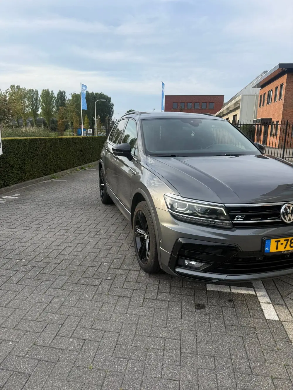 Volkswagen Tiguan 3x R-line 2.0 TDI 4 Motion 190 PK DSG 2020 uit 2020, foto 2