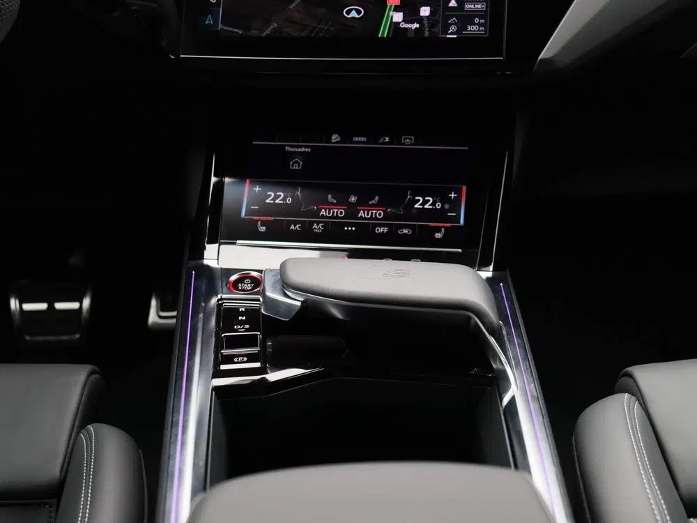 Audi Q8 e-tron S quattro SQ8 115 kWh Navigatie uit 2024, foto 10