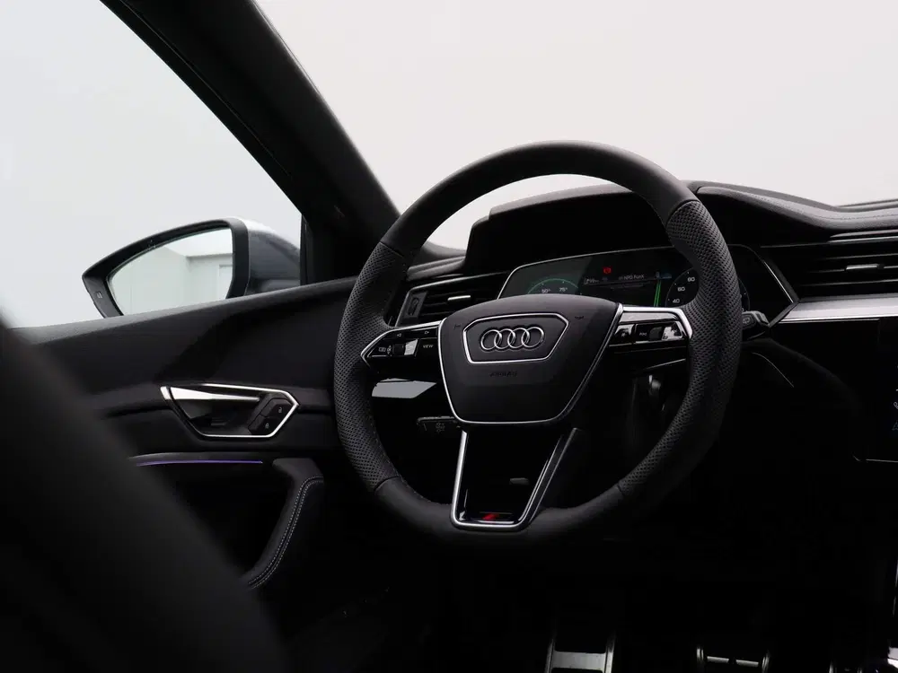 Audi Q8 e-tron S quattro SQ8 115 kWh Navigatie uit 2024, foto 11