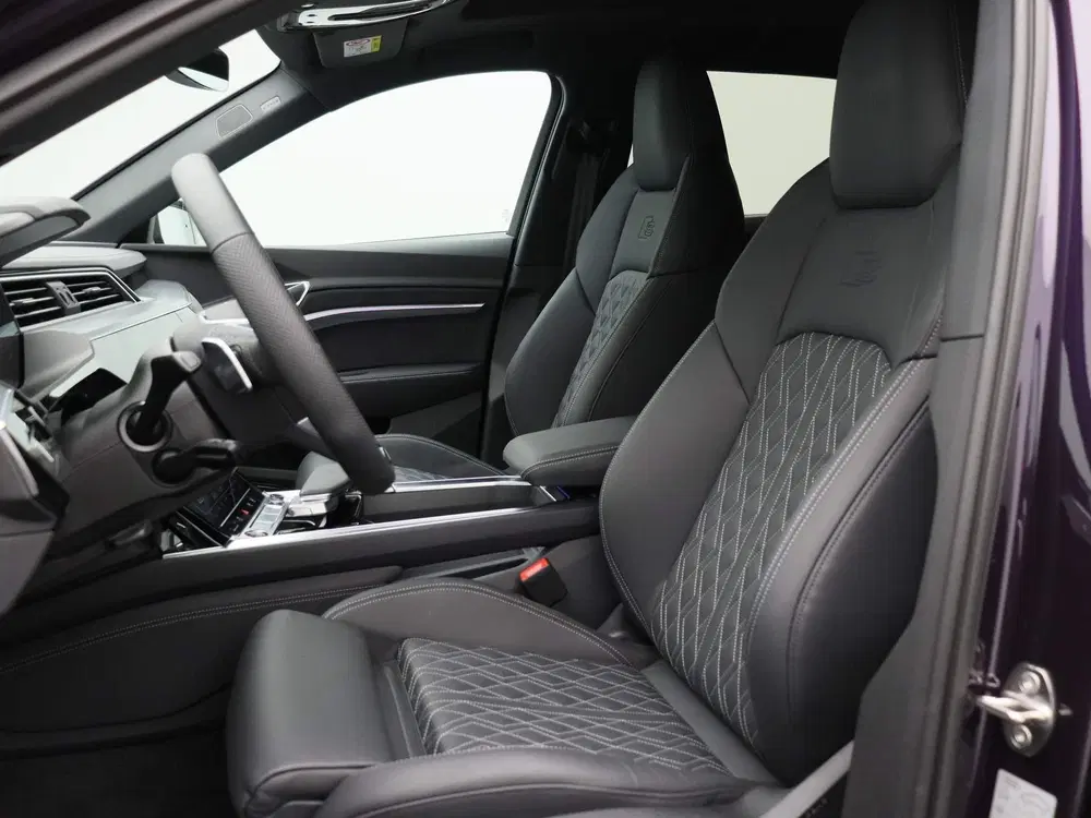 Audi Q8 e-tron S quattro SQ8 115 kWh Navigatie uit 2024, foto 12
