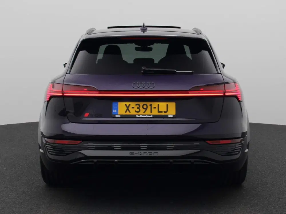 Audi Q8 e-tron S quattro SQ8 115 kWh Navigatie uit 2024, foto 5