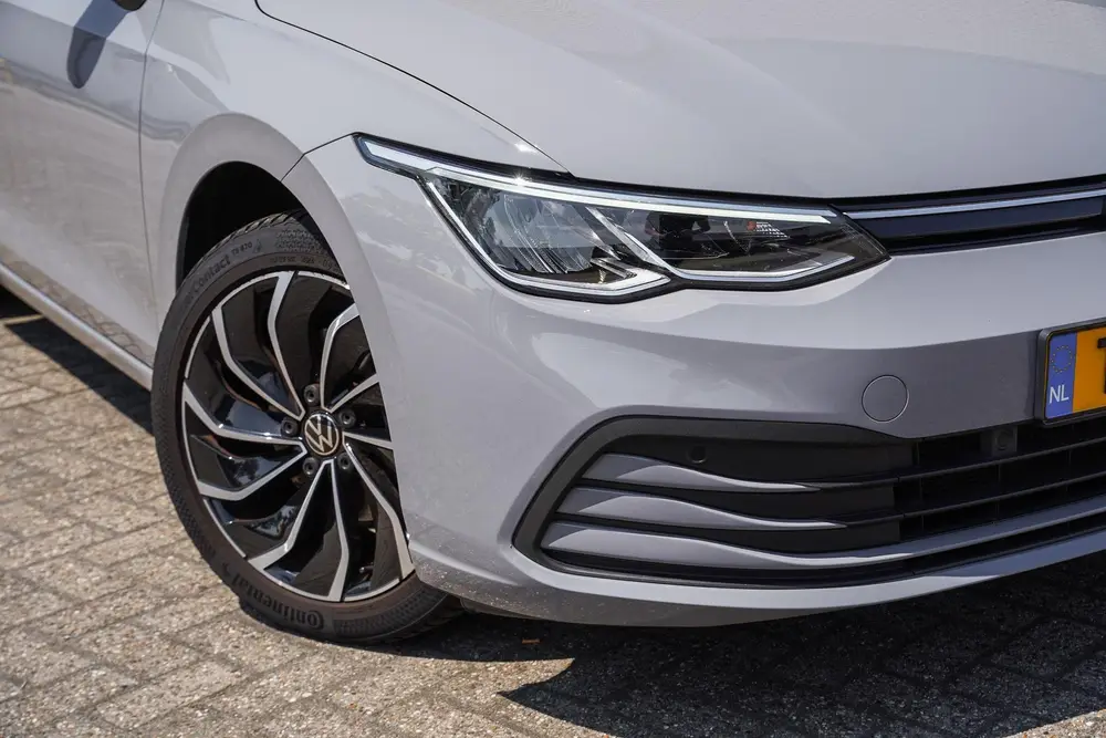 Volkswagen Golf 1.0 eTSI Aut. Life Digi.dashb.|LED|4-nw All uit 2023, foto 12