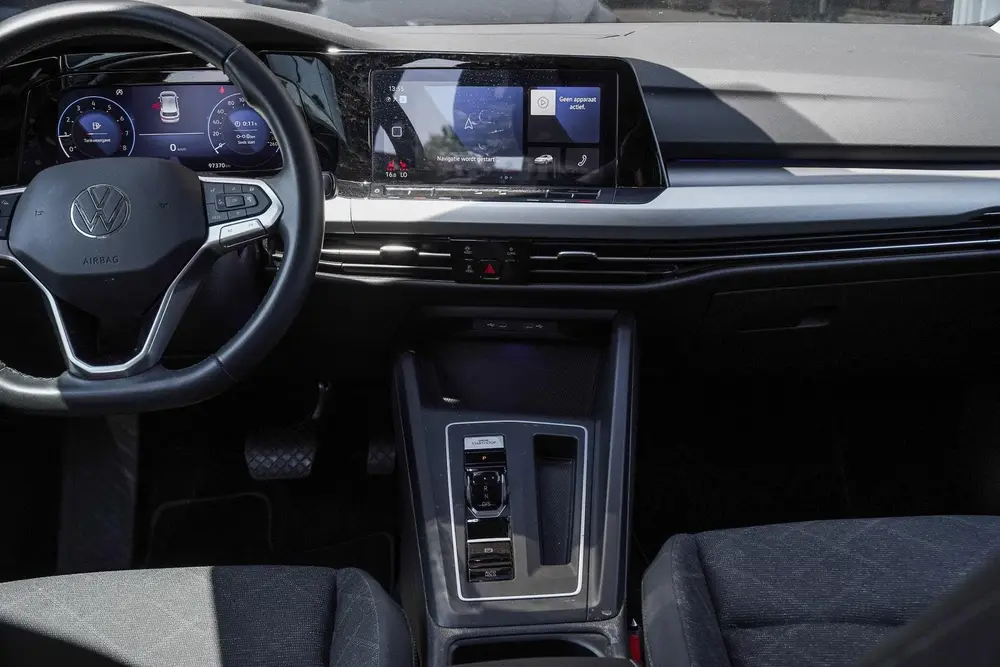 Volkswagen Golf 1.0 eTSI Aut. Life Digi.dashb.|LED|4-nw All uit 2023, foto 13