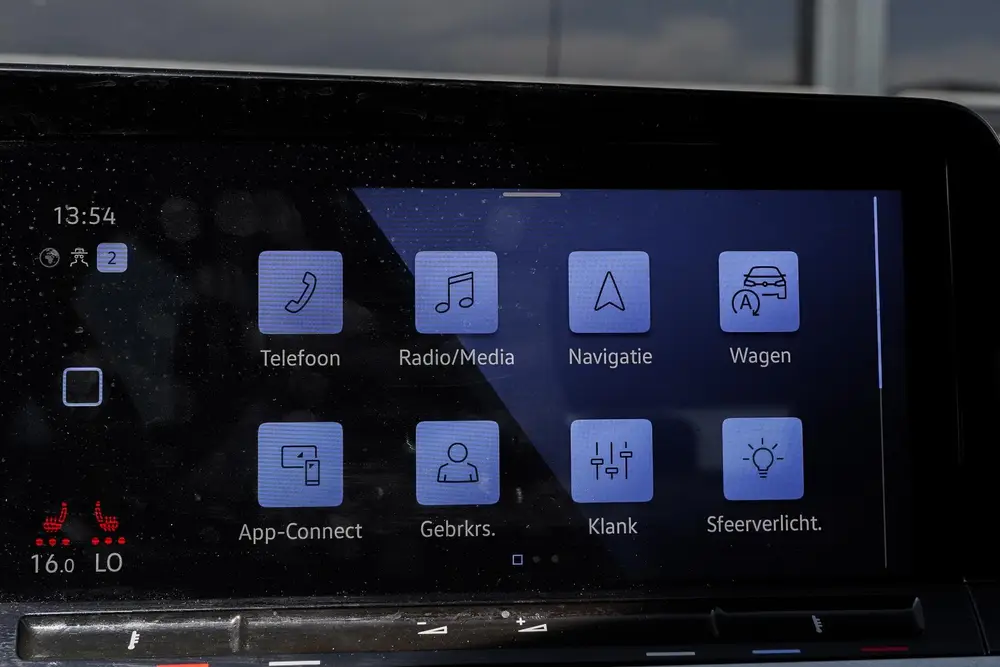 Volkswagen Golf 1.0 eTSI Aut. Life Digi.dashb.|LED|4-nw All uit 2023, foto 19