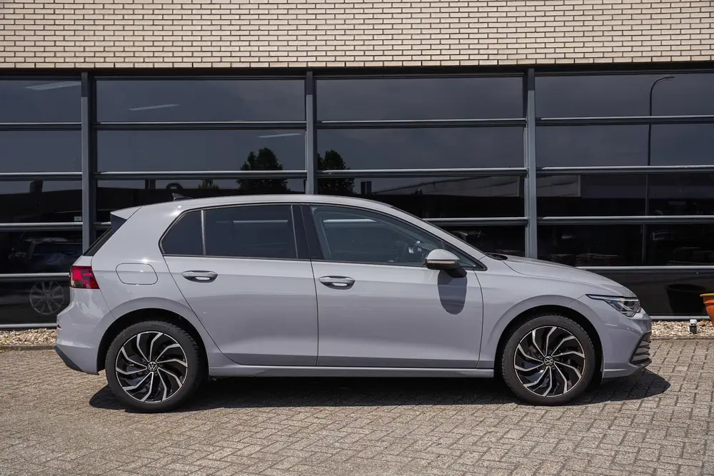 Volkswagen Golf 1.0 eTSI Aut. Life Digi.dashb.|LED|4-nw All uit 2023, foto 5