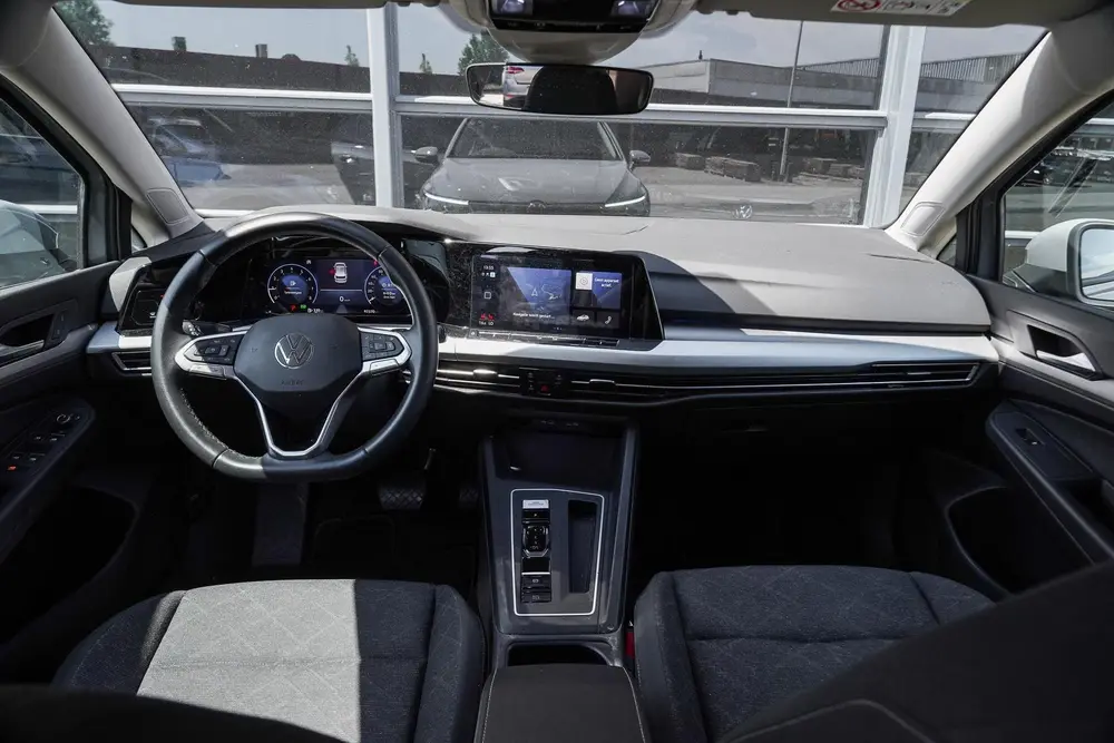 Volkswagen Golf 1.0 eTSI Aut. Life Digi.dashb.|LED|4-nw All uit 2023, foto 9