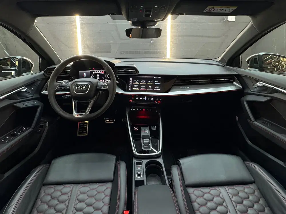 Audi RS3 2.5 TFSI Quattro Pano uit 2024, foto 4