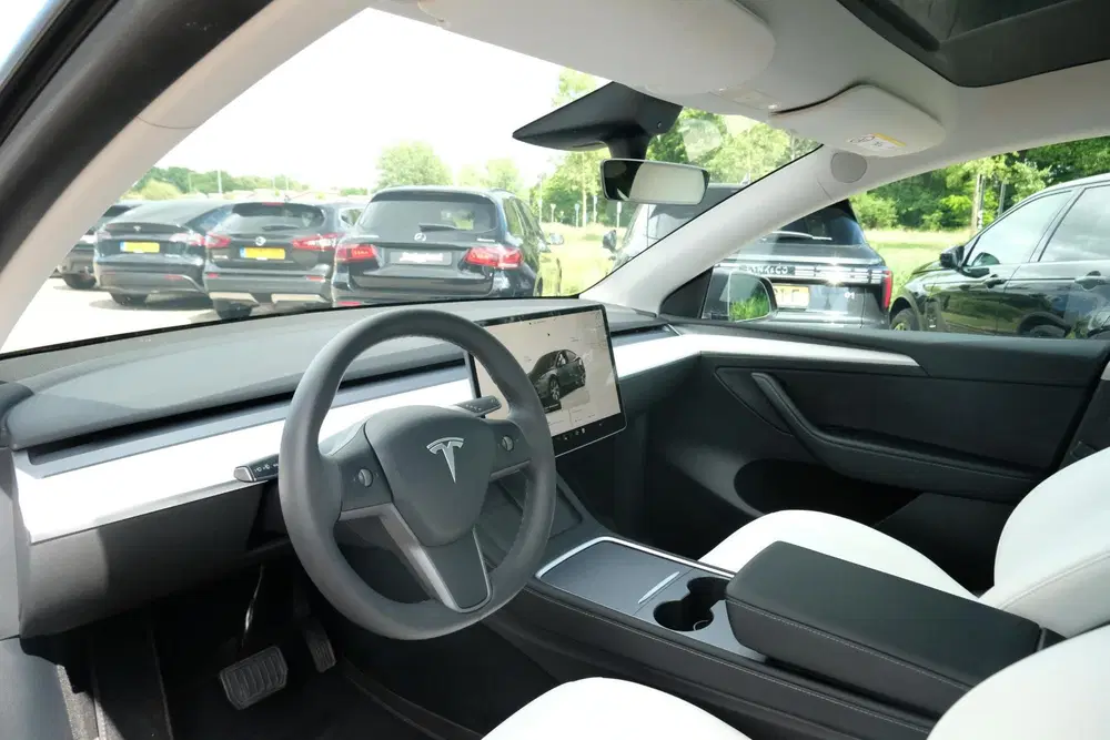 Tesla Model Y Long Range AWD 75 kWh 514 PK uit 2022, foto 10